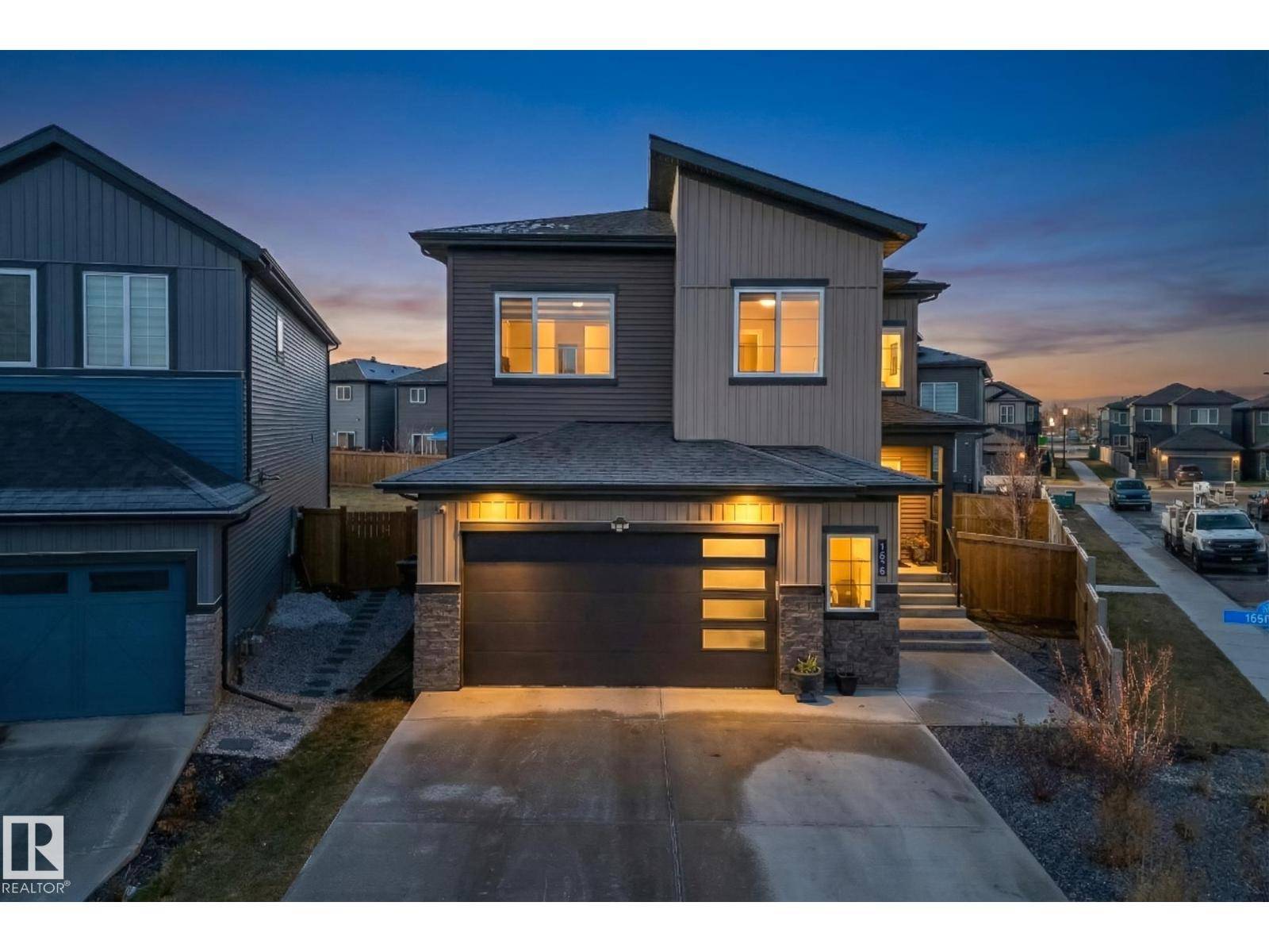 Edmonton, AB T5S0R2,1075 GOLDFINCH WY NW