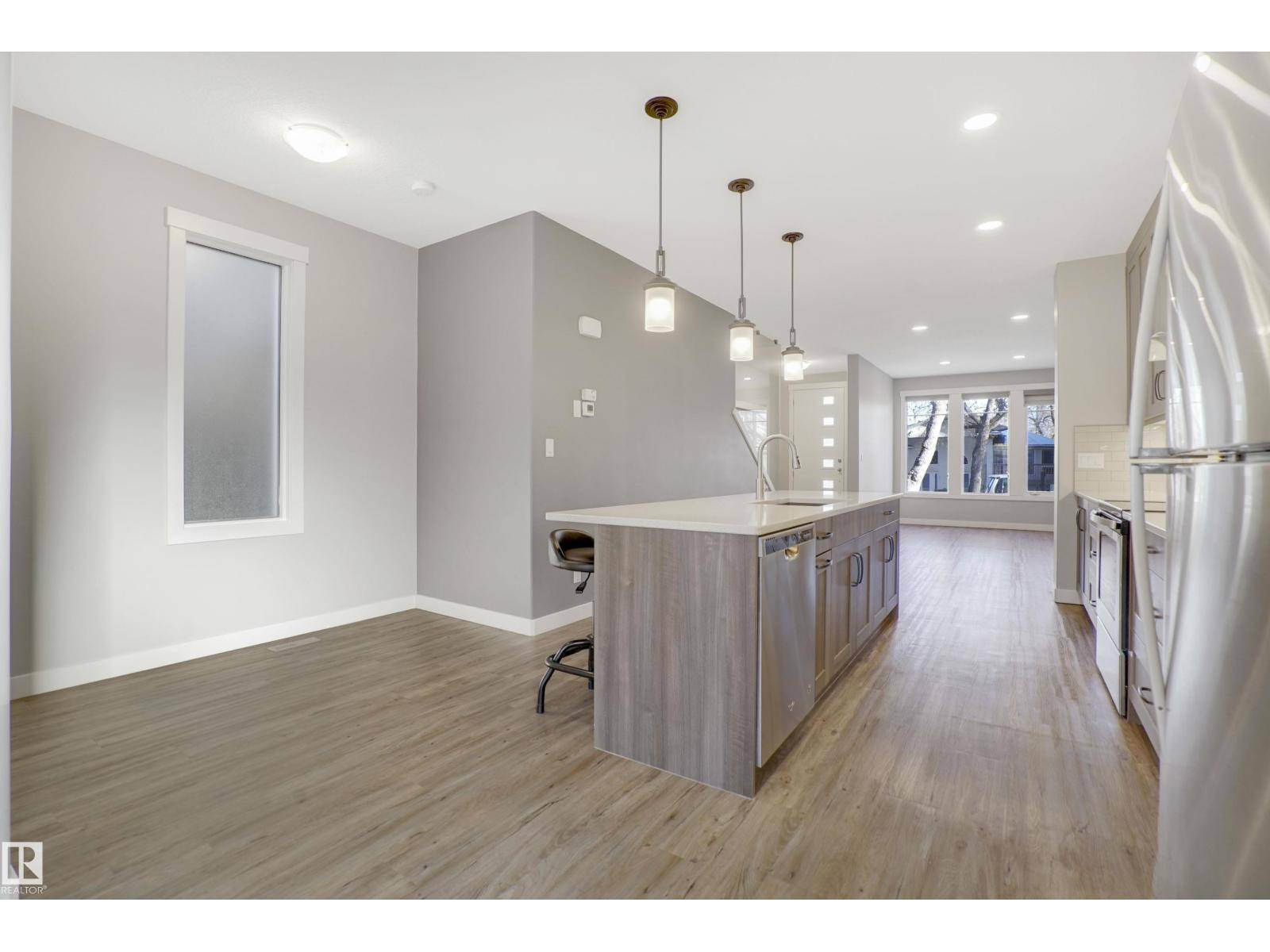 Edmonton, AB T6C3K3,8540 89 ST NW