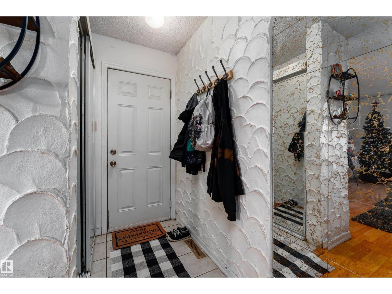 Edmonton, AB T5R2W4,8207 169 ST NW