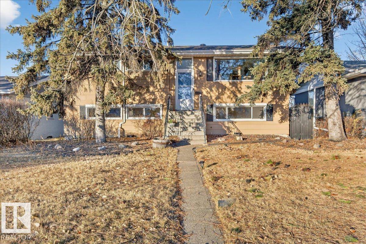 Edmonton, AB T5R3J1,16206 79A AV NW