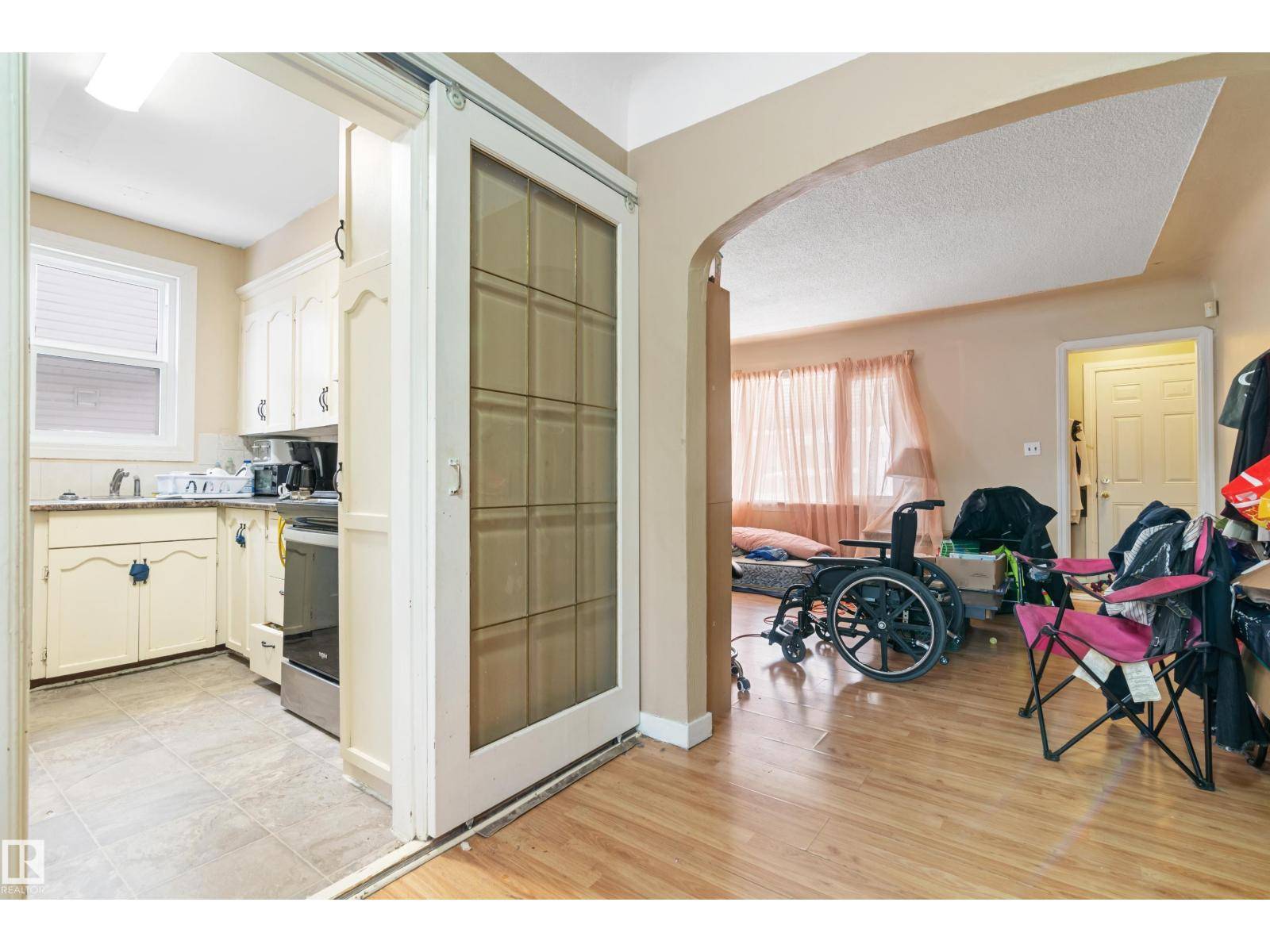 Edmonton, AB T5H3B9,10833 109 ST NW