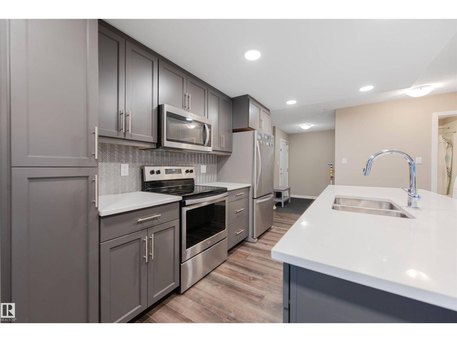 Edmonton, AB T5Z0N9,#121 5504 SCHONSEE DR NW