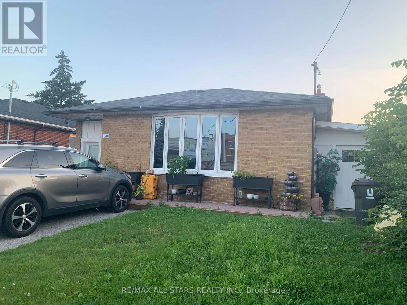 Toronto (bendale), ON M1J1K3,640 MCCOWAN ROAD