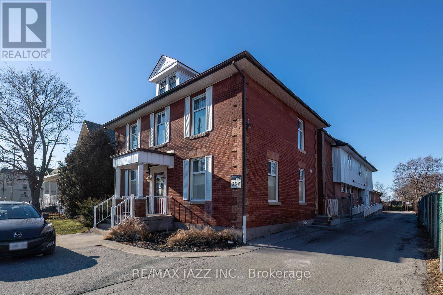 Oshawa (central), ON L1H4J3,364 SIMCOE STREET S