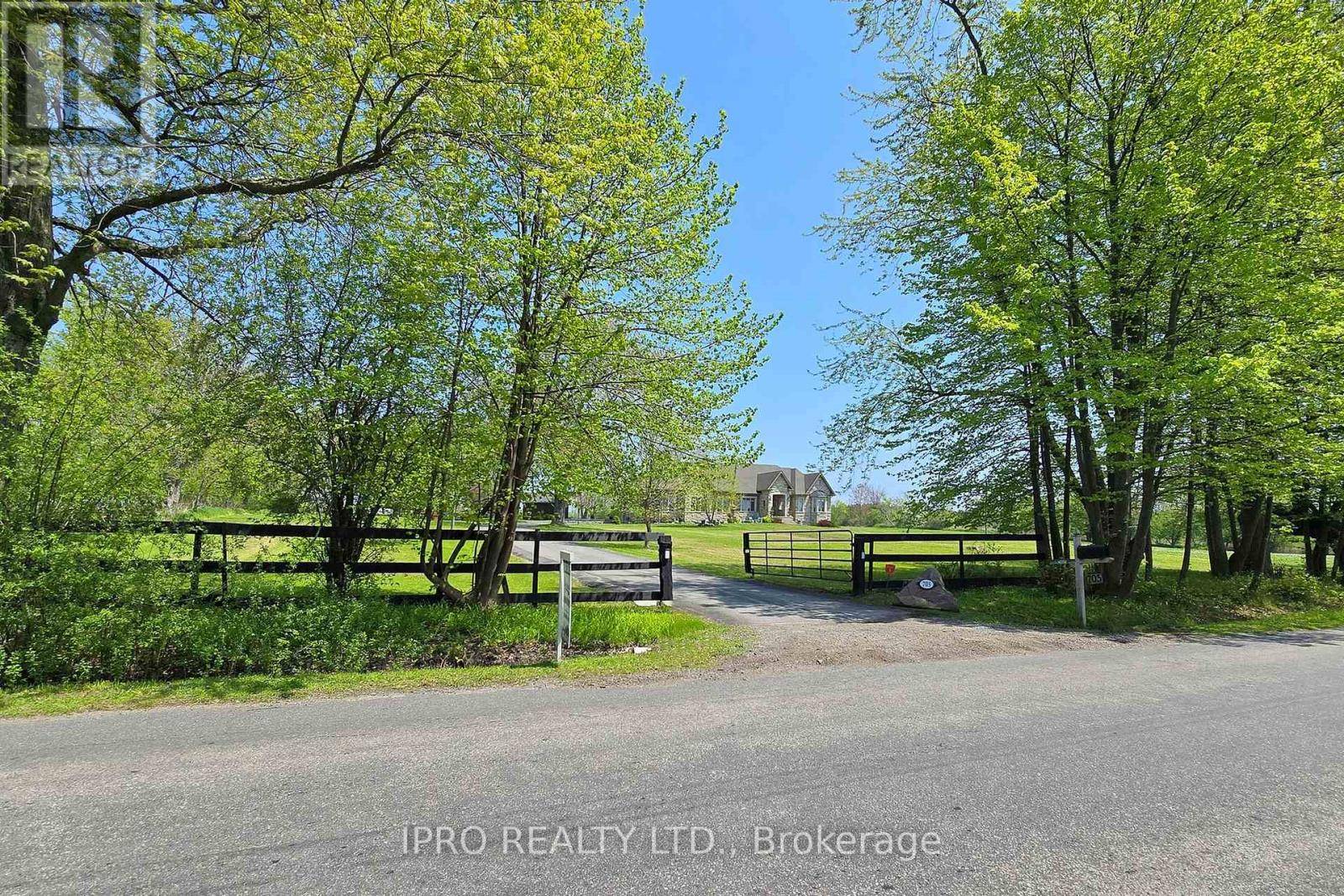 Whitby, ON L1P2B8,705 LAKE RIDGE ROAD S