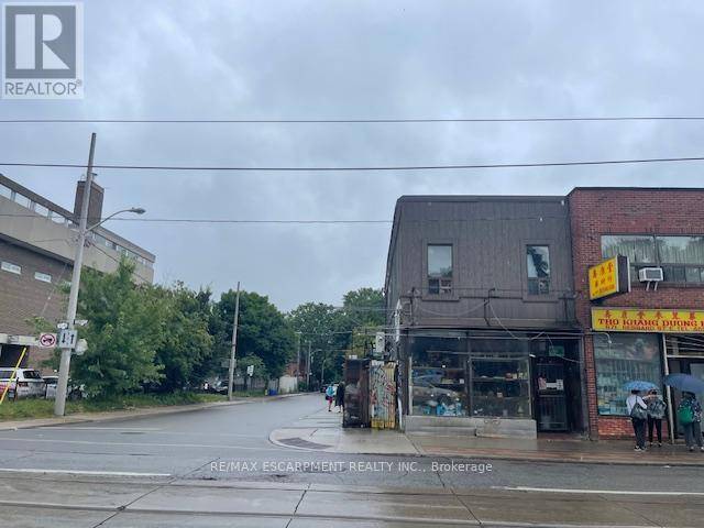 Toronto (south Riverdale), ON M4M1Y2,673 GERRARD STREET E