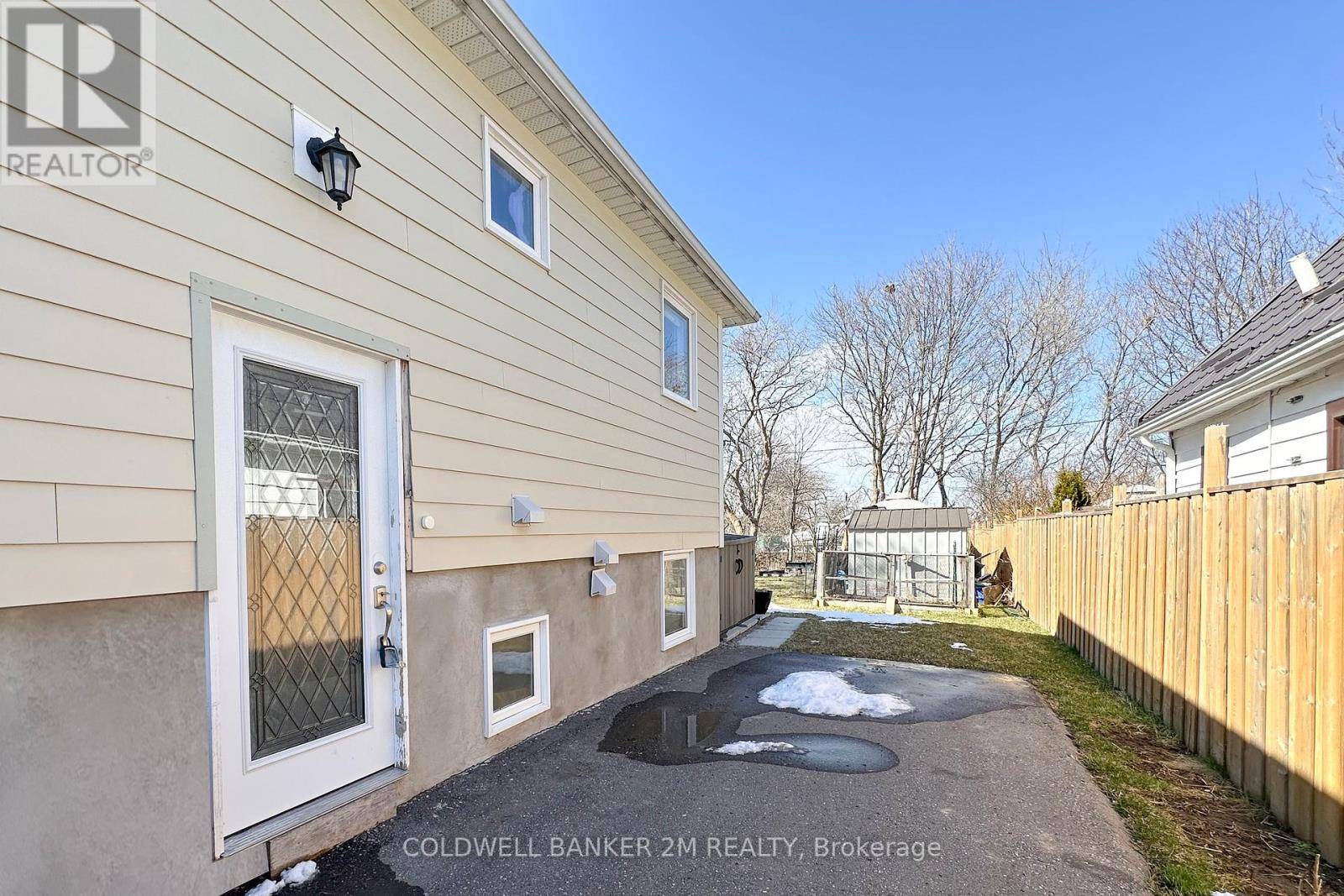 Oshawa (lakeview), ON L1H3P4,230 Annis ST #2