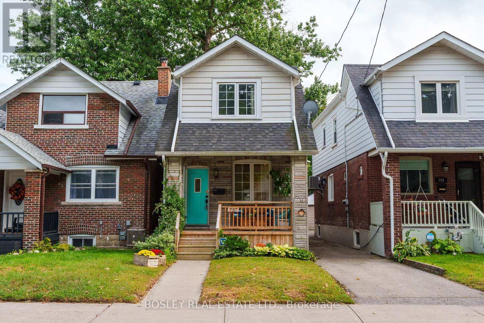 Toronto (danforth Village-east York), ON M4C2E6,757 SAMMON AVENUE