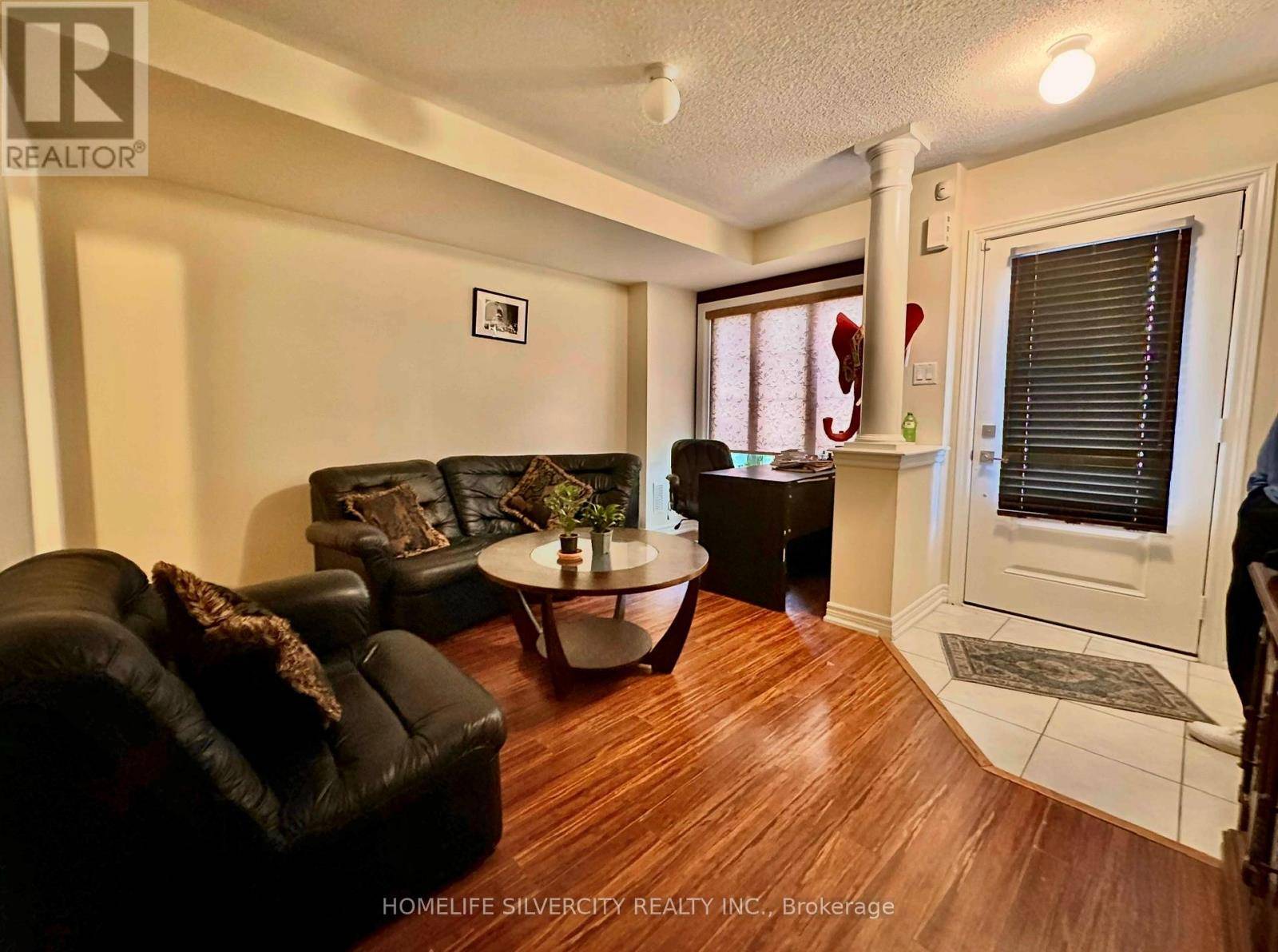 Toronto (clairlea-birchmount), ON M1L0H4,36 LILY CUP AVENUE