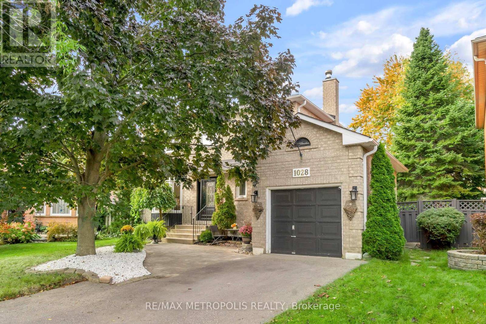 Pickering (rosebank), ON L1W3K4,1028 MOORELANDS CRESCENT