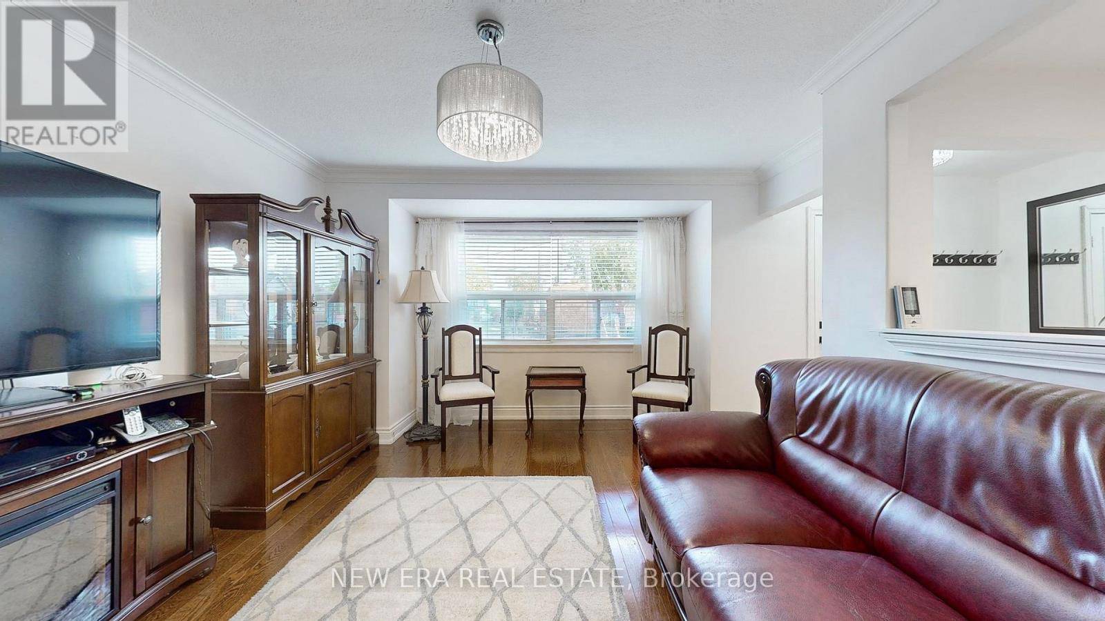 Toronto (clairlea-birchmount), ON M1L3M6,1 FAIRBOURNE CRESCENT