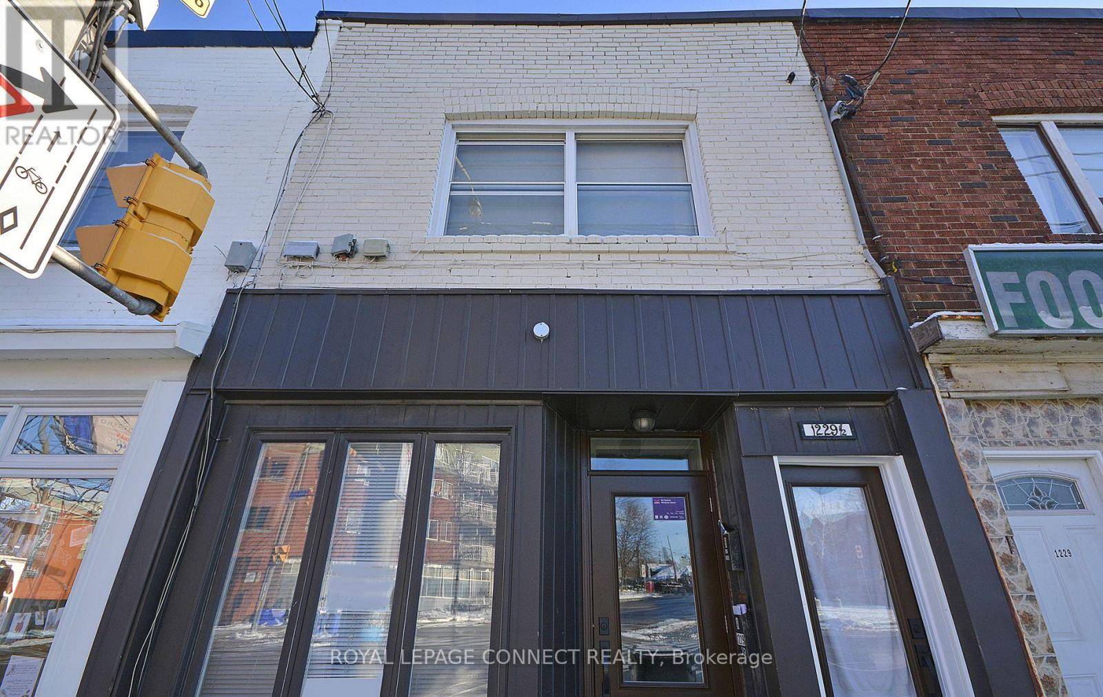 Toronto (woodbine-lumsden), ON M4C4E1,1229A WOODBINE MAIN FLOOR AVENUE