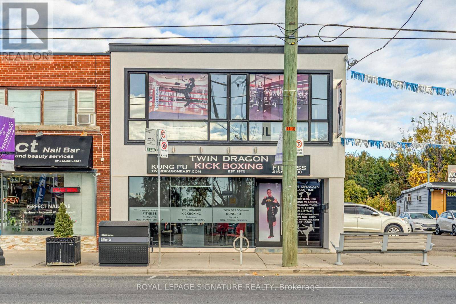 Toronto (oakridge), ON M1L1C2,3246 DANFORTH AVENUE