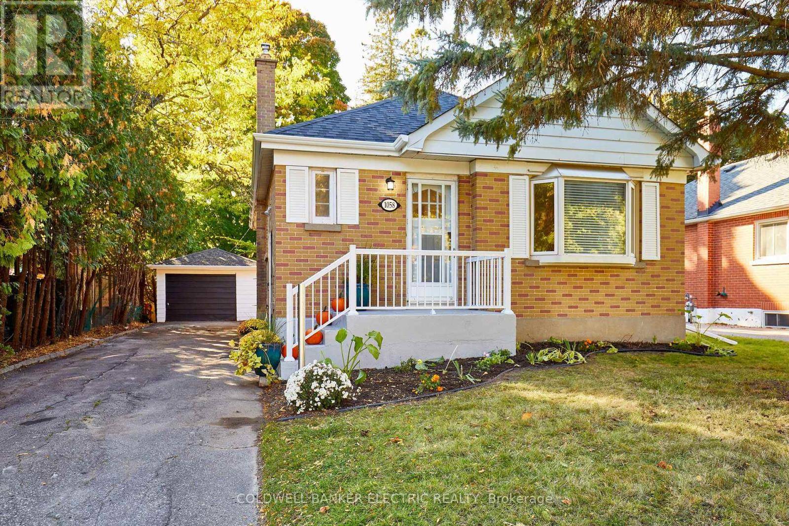 Oshawa (donevan), ON L1G4P6,1058 HORTOP STREET