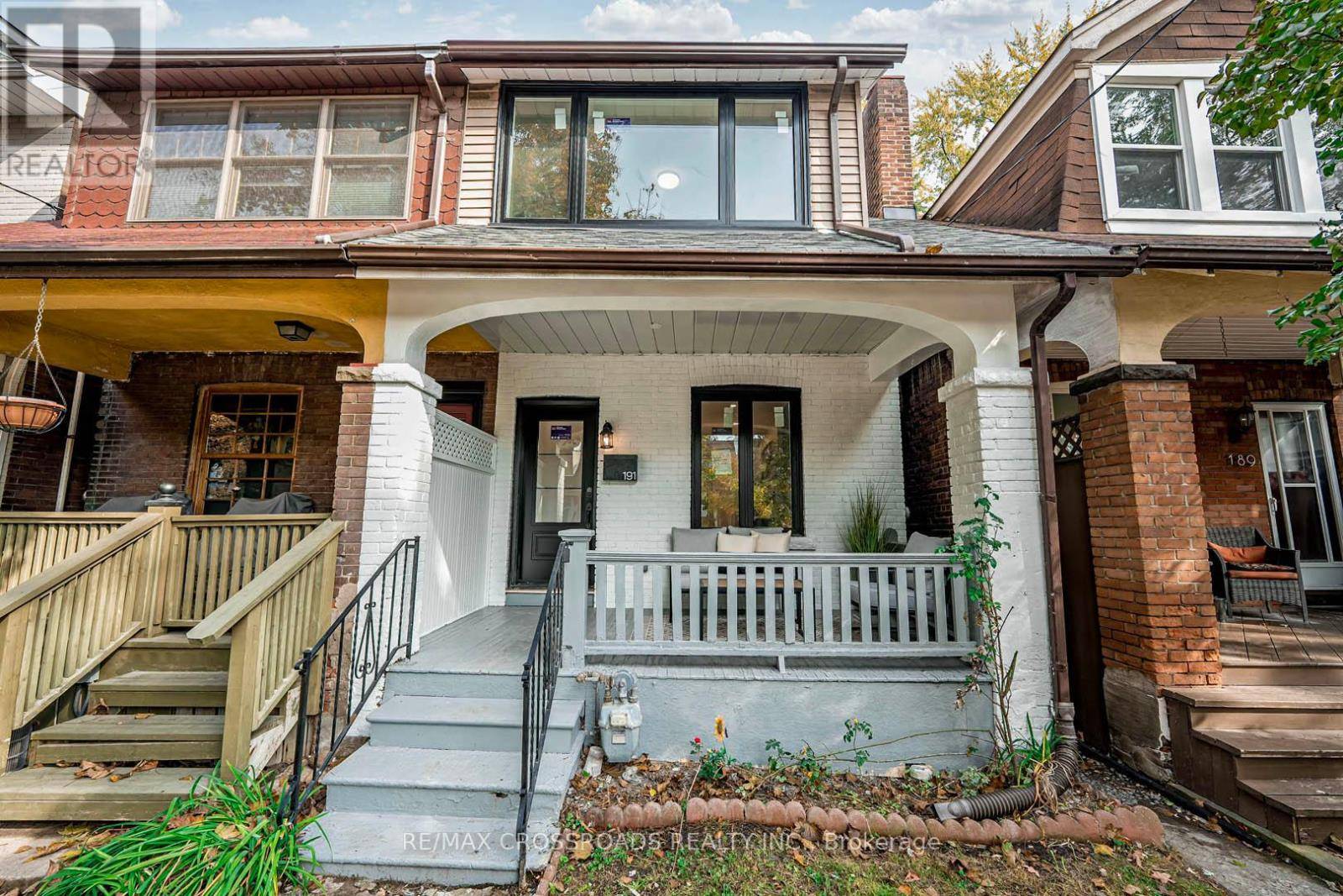 Toronto (greenwood-coxwell), ON M4J4V5,191 PARKMOUNT ROAD