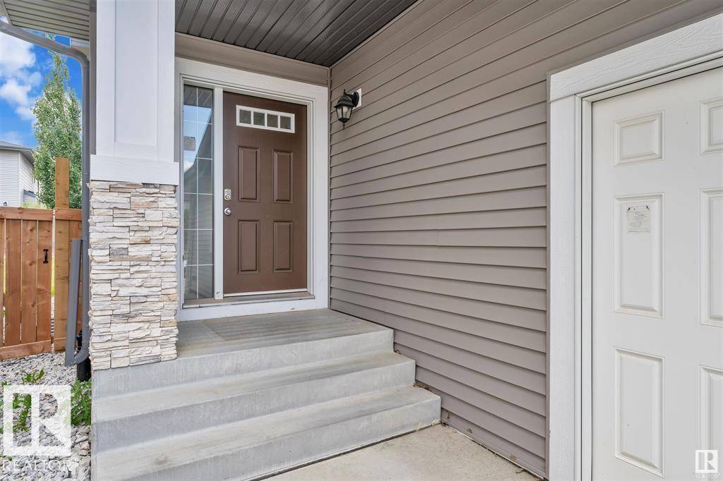 Edmonton, AB T6W3P4,1627 161 ST SW