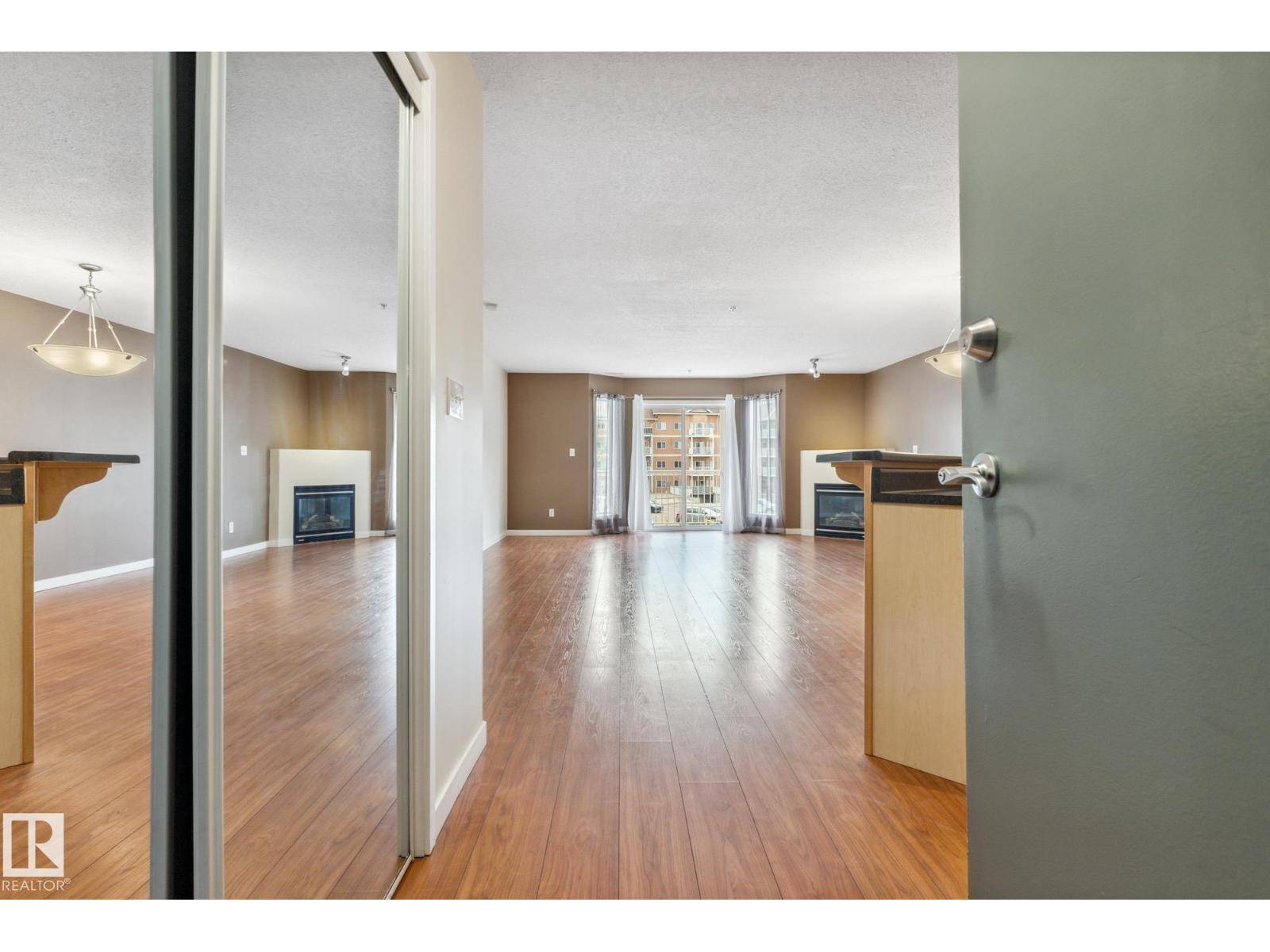 Edmonton, AB T5Y3J4,#223 4312 139 AV NW