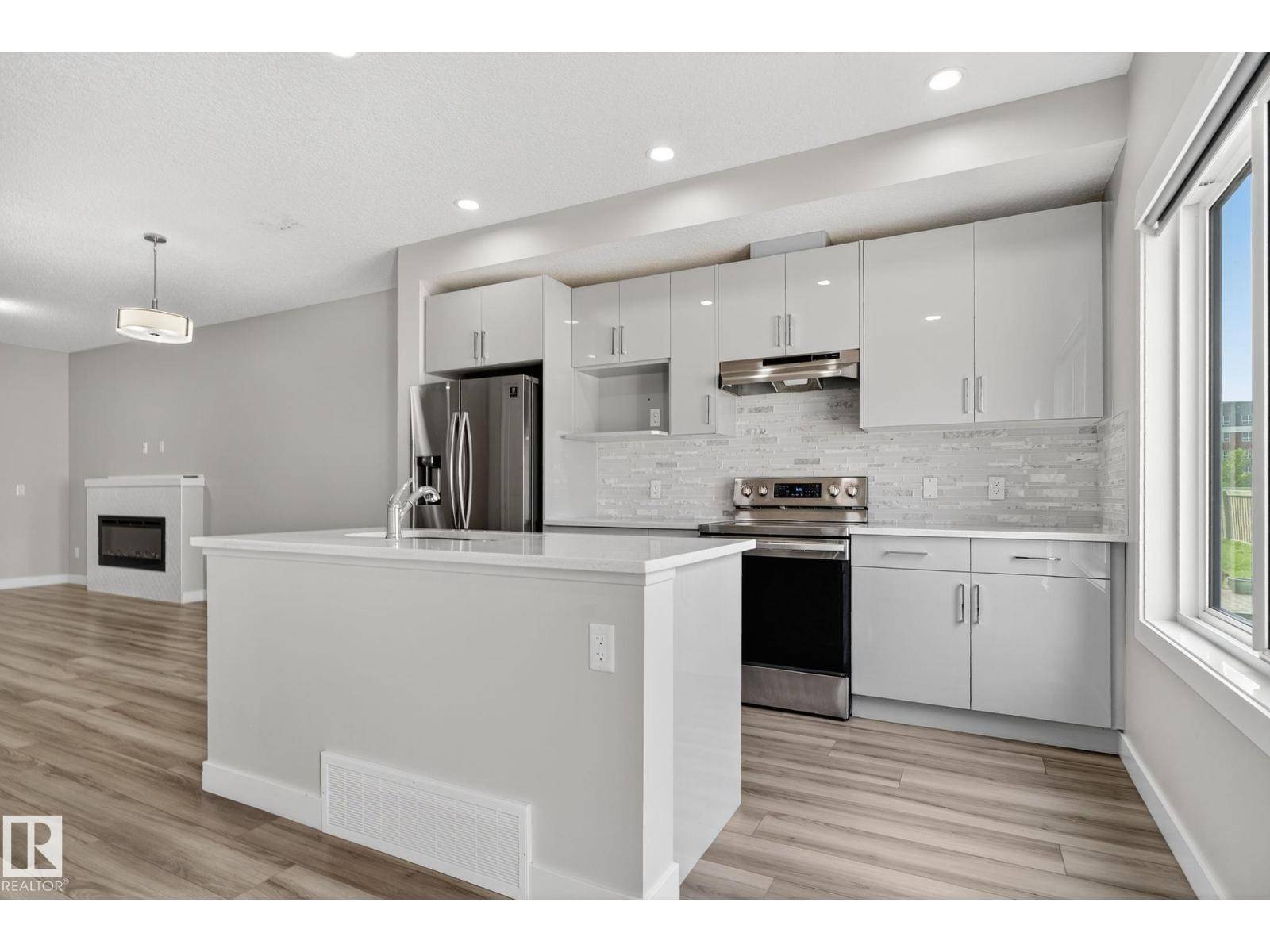 Edmonton, AB T6W4N1,4877/79/81/83 ALWOOD PT SW