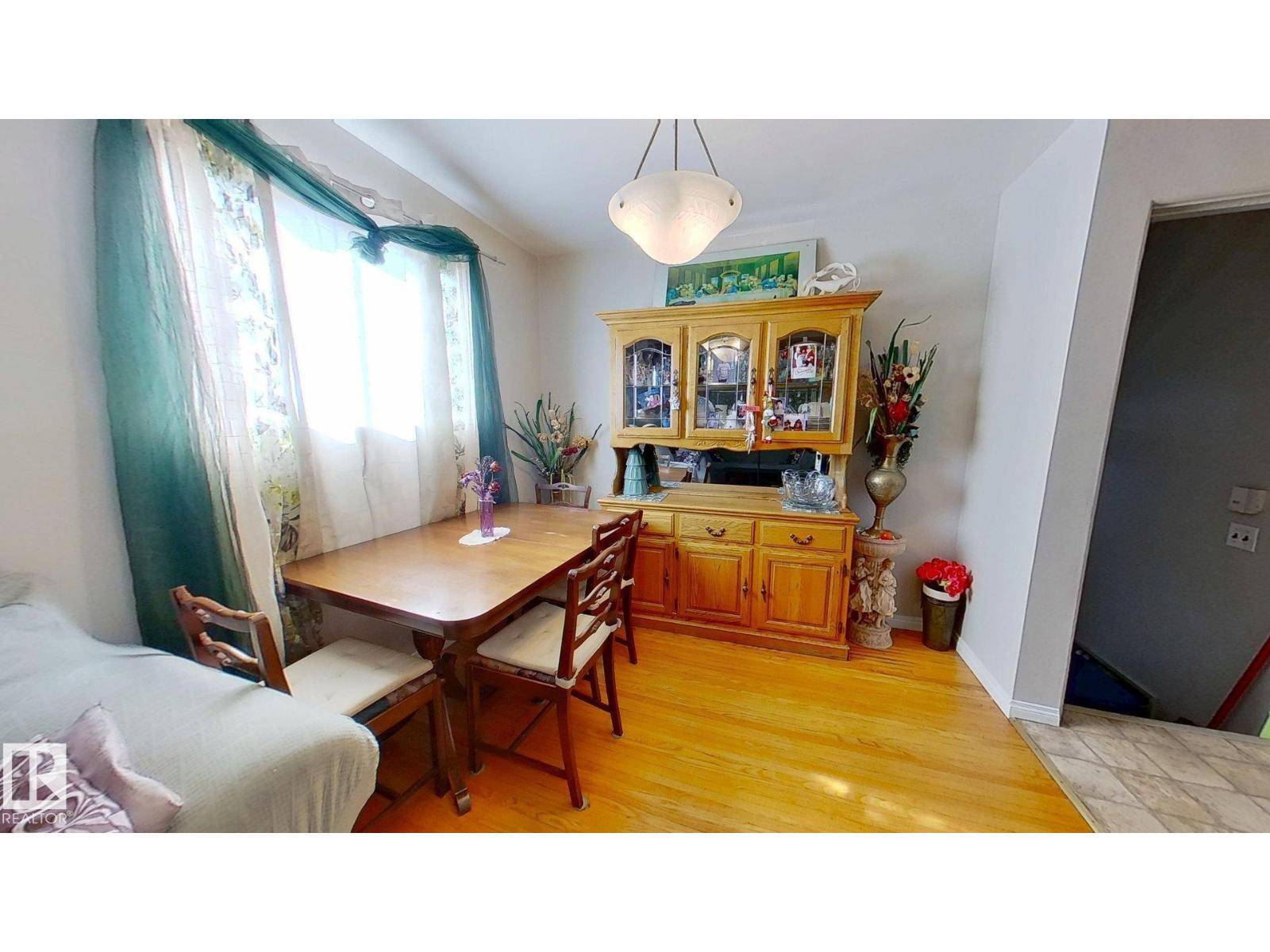 Edmonton, AB T8R1J6,13320 139 ST NW