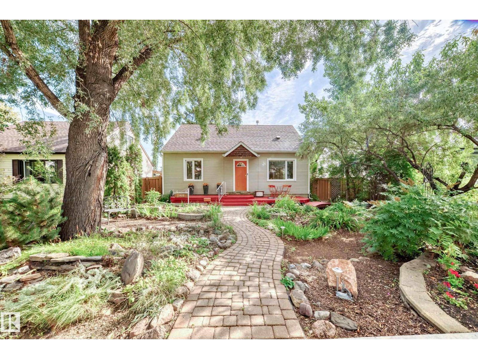 Edmonton, AB T5B1V8,11425 71 ST NW