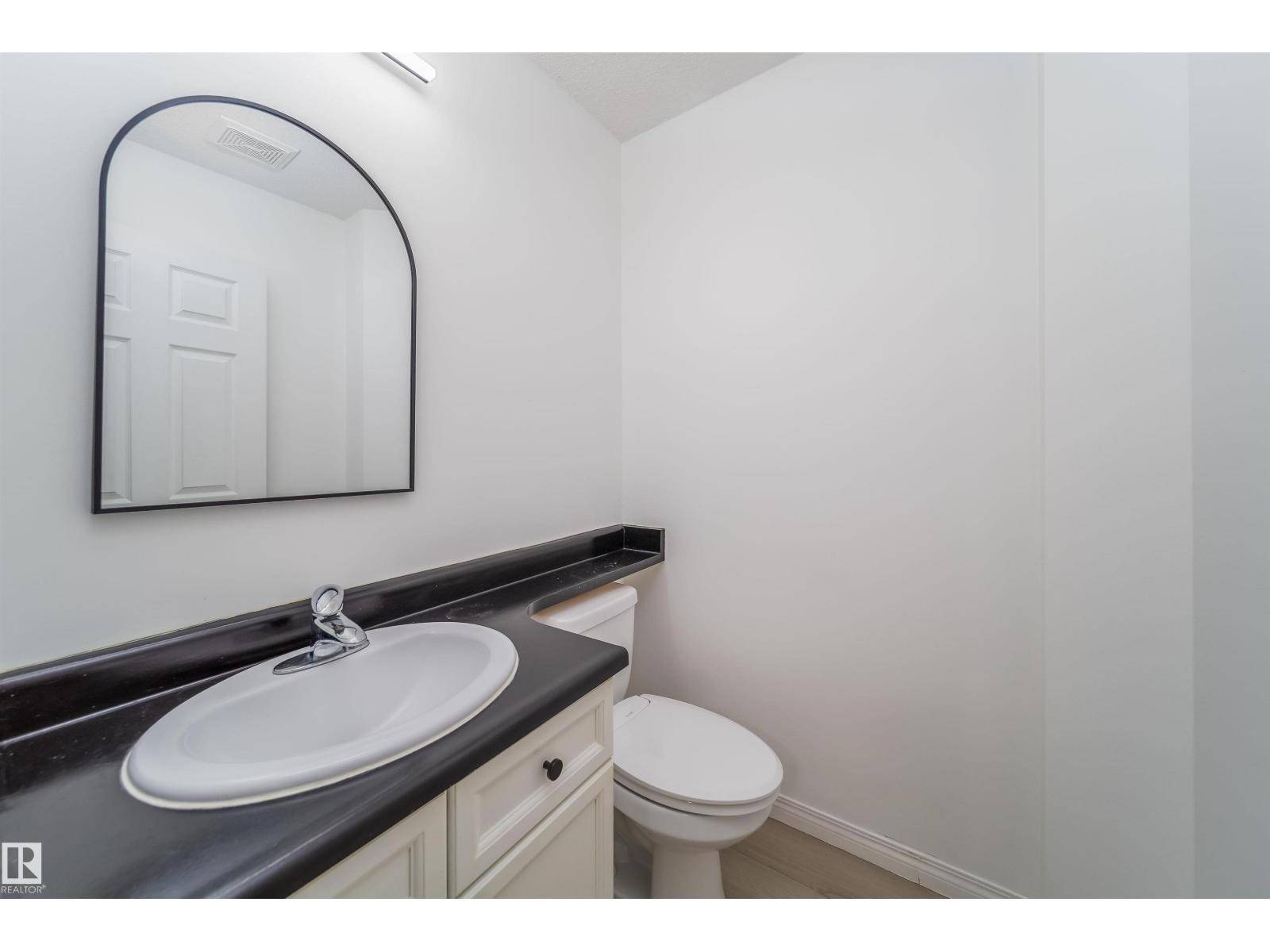 Edmonton, AB T5A0E8,#30 130 Hyndman CR NW NW