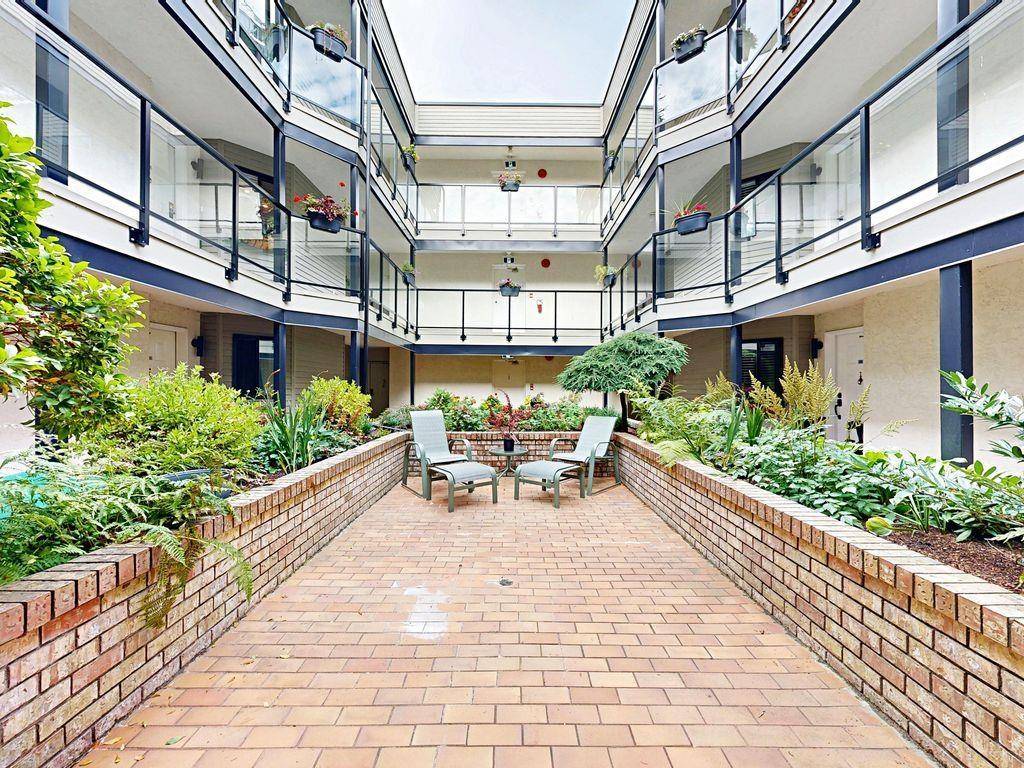 White Rock, BC V4B3W8,1467 MARTIN #106