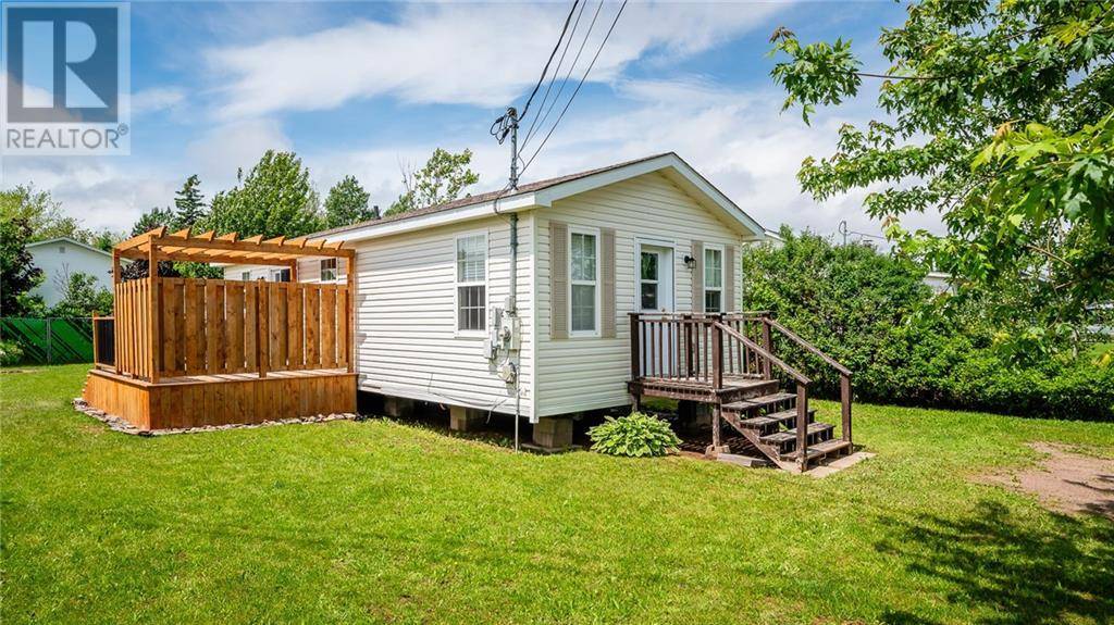 Pointe-du-chêne, NB E4P4H8,104 4th Avenue