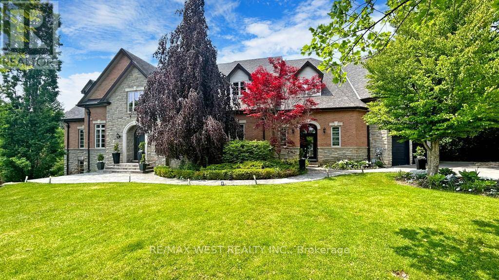 Vaughan (kleinburg), ON L0J1C0,32 DALEVIEW COURT