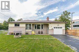 Innisfil (alcona), ON L9S1T3,2082 LEA ROAD