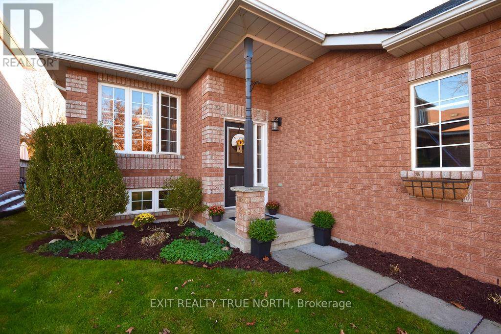 Innisfil (alcona), ON L9S1Z8,1321 VINCENT CRESCENT