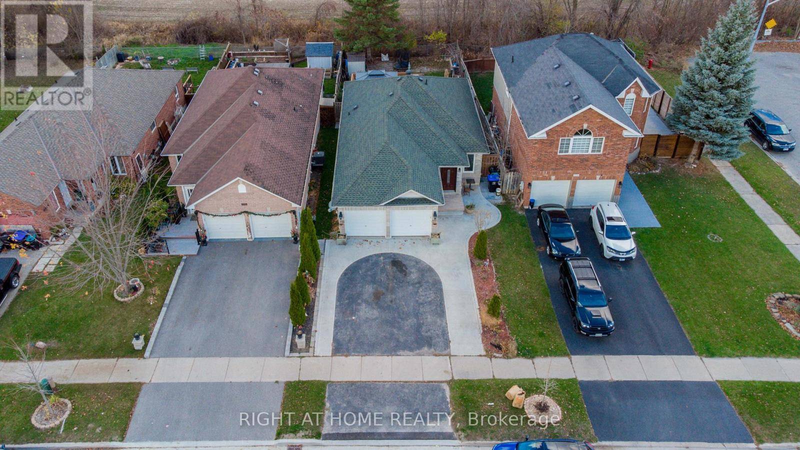 Innisfil (alcona), ON L9S2A8,1148 LESLIE DRIVE