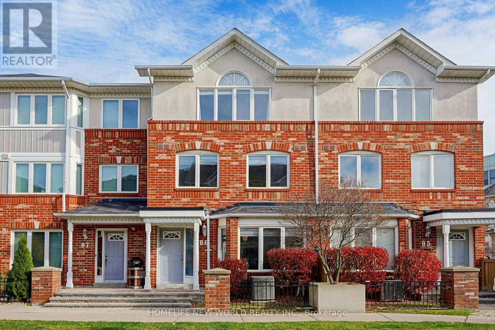 Vaughan (crestwood-springfarm-yorkhill), ON L4J8H1,18 Clark AVE West #86