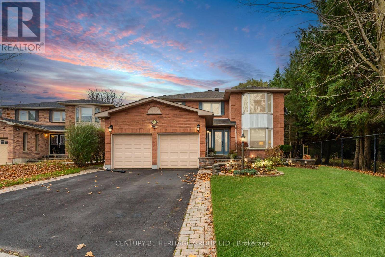 Newmarket (huron Heights-leslie Valley), ON L3Y7J3,742 LESLIE VALLEY DRIVE