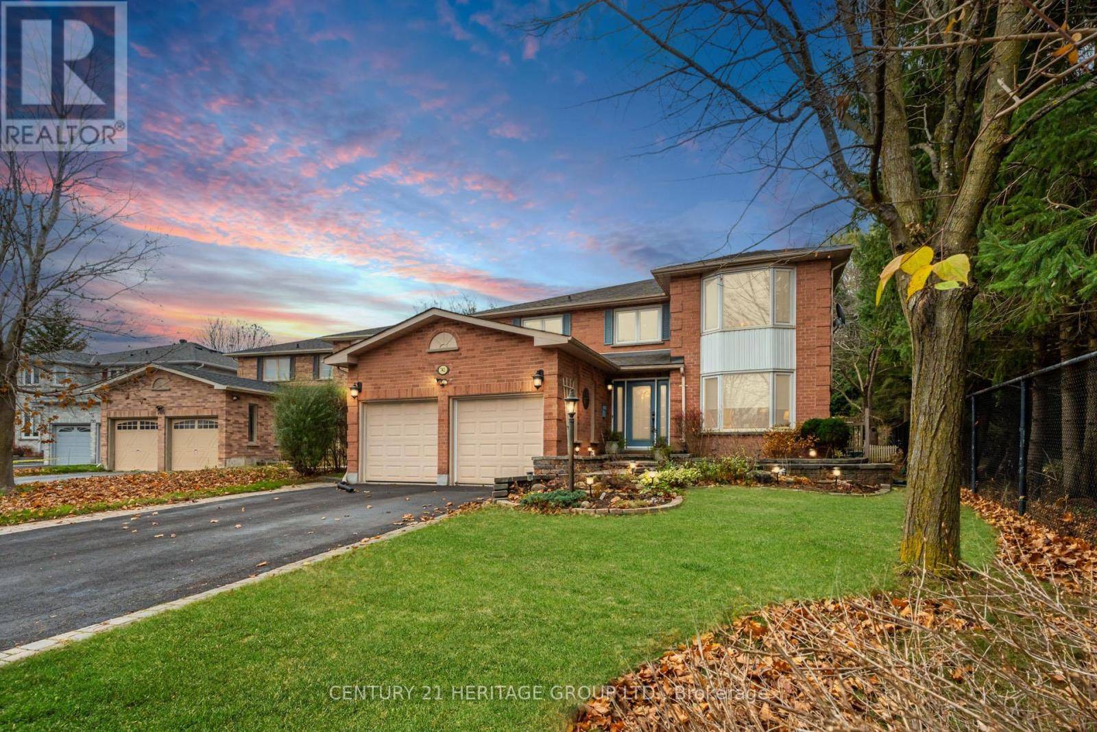 Newmarket (huron Heights-leslie Valley), ON L3Y7J3,742 LESLIE VALLEY DRIVE