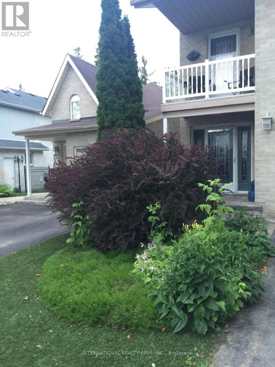 Newmarket (gorham-college Manor), ON L3Y8P9,276 SHERIDAN COURT