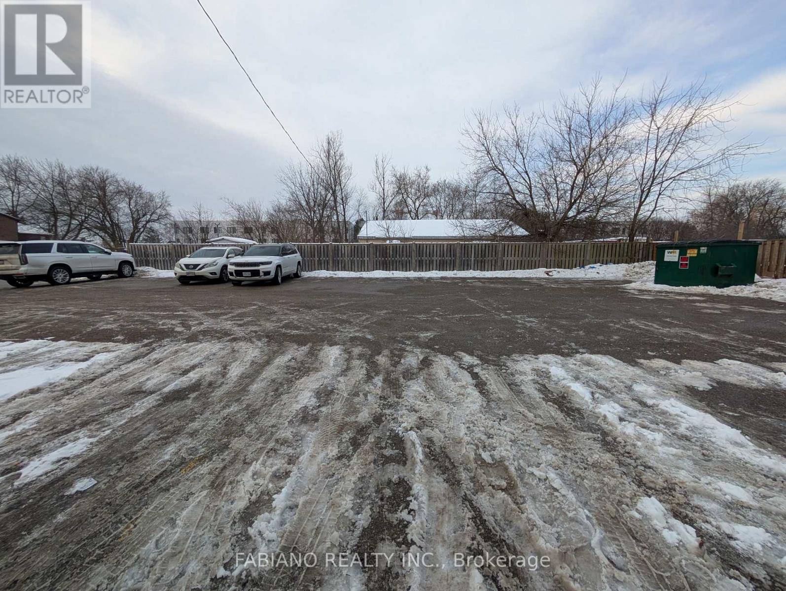 Richmond Hill (oak Ridges), ON L4E2T3,13130 Yonge ST #2