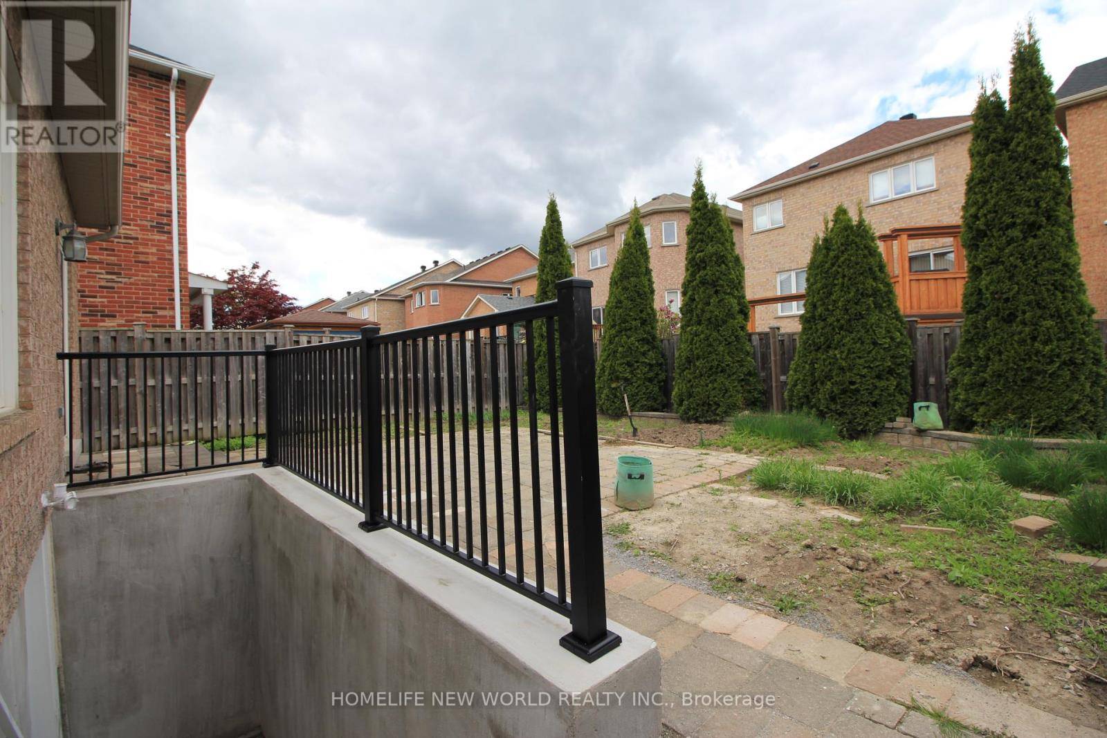 Richmond Hill (rouge Woods), ON L4S2H1,62 Toporowski AVE #(Bsmt)