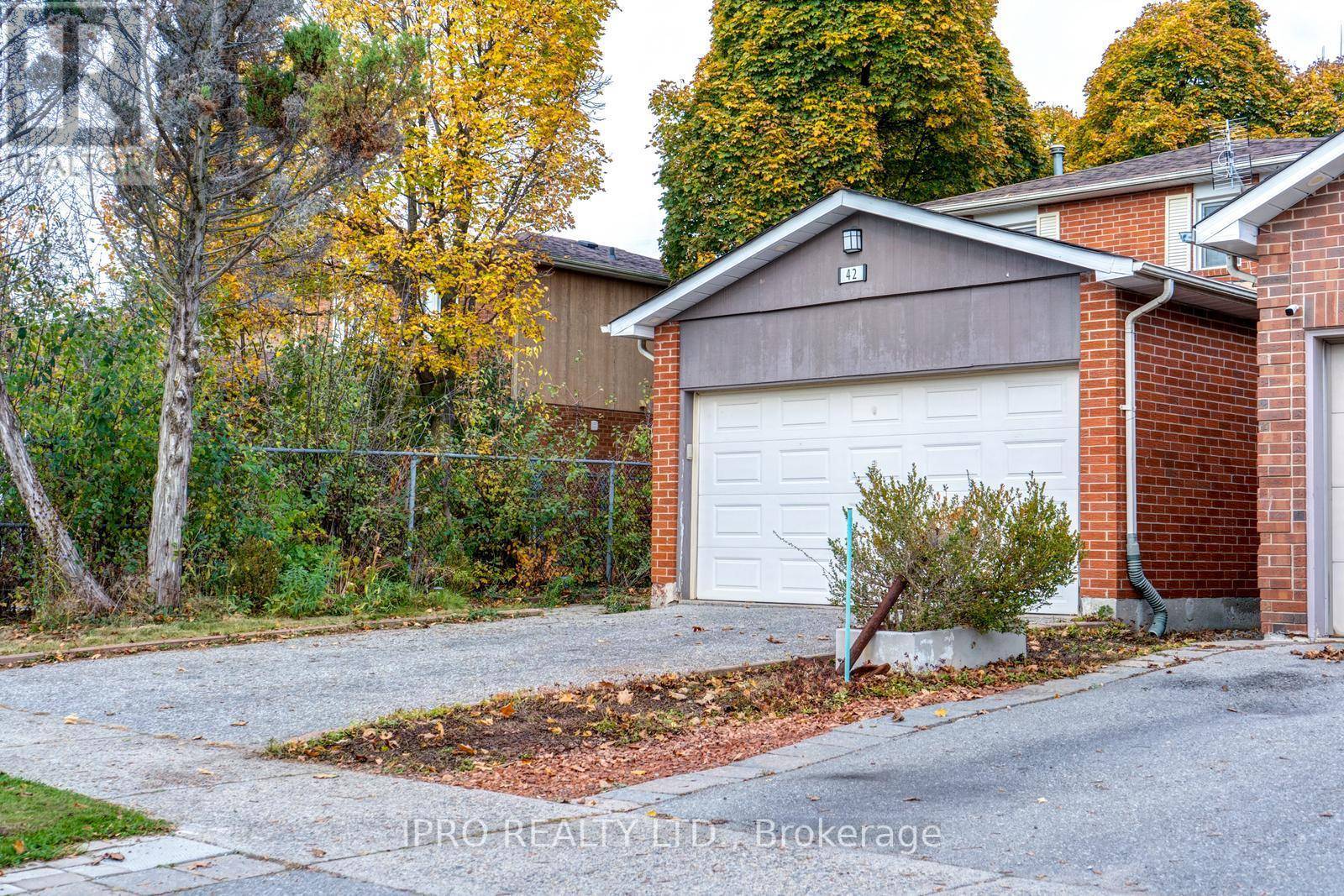 Richmond Hill (north Richvale), ON L4C5V7,42 LUND STREET