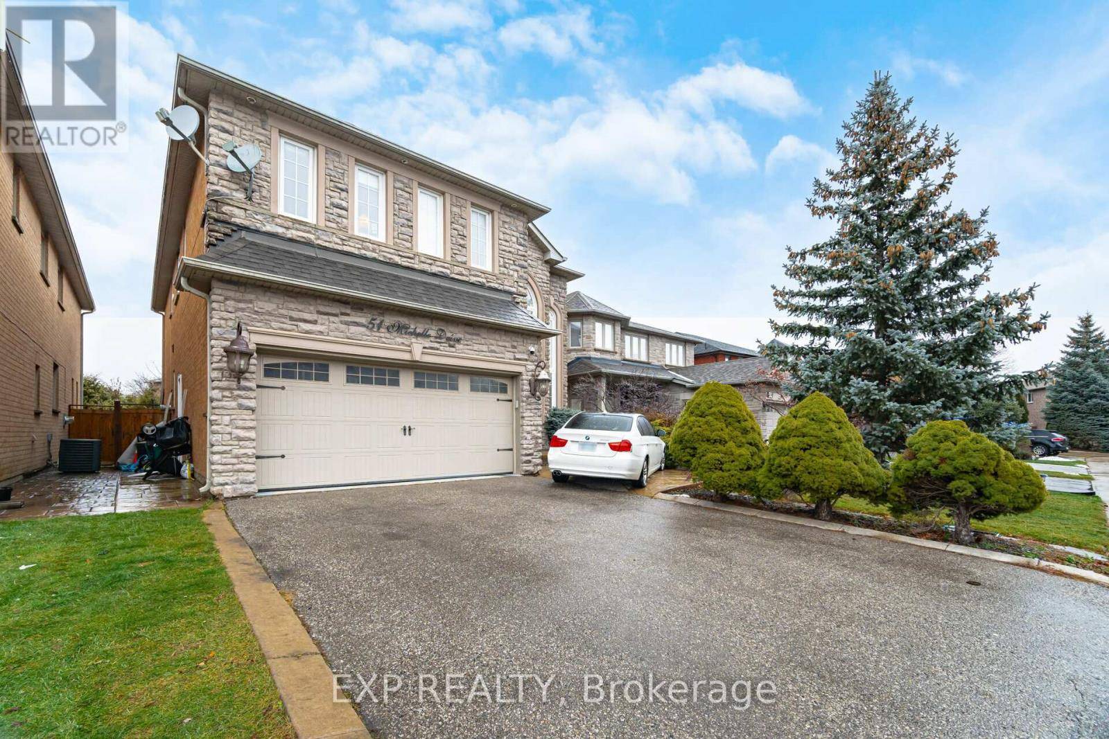 Vaughan (east Woodbridge), ON L4L9B8,51 MICHELLE DRIVE