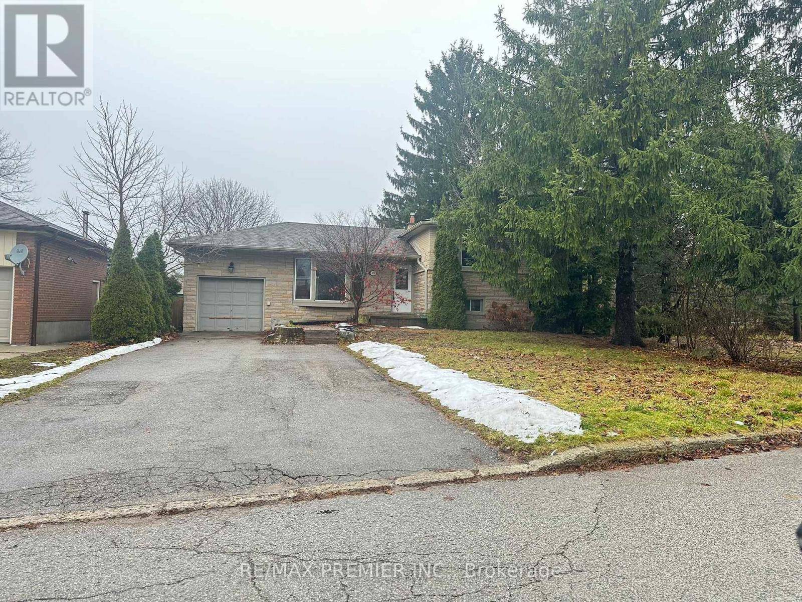 Whitchurch-stouffville (stouffville), ON L4A6K9,322 LORETTA CRESCENT