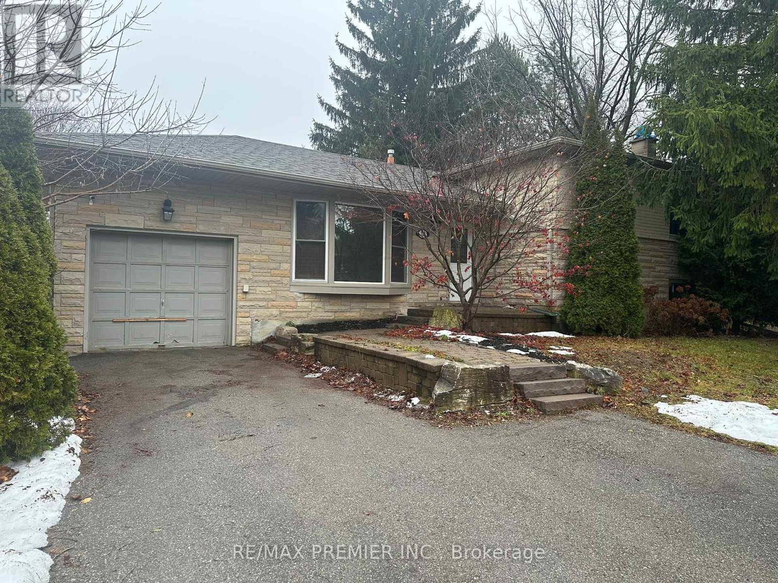 Whitchurch-stouffville (stouffville), ON L4A6K9,322 LORETTA CRESCENT