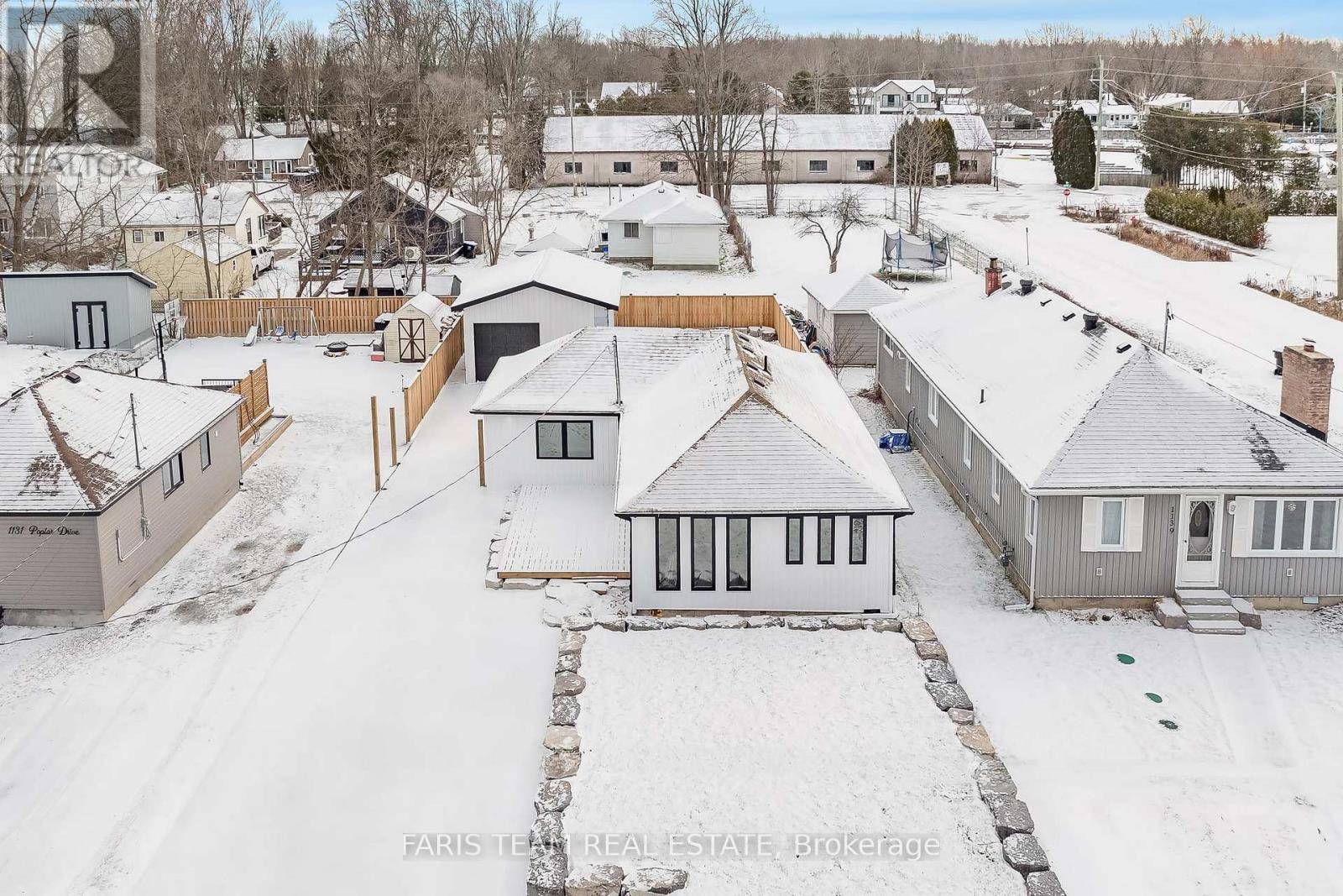 Innisfil (gilford), ON L0L1R0,1135 POPLAR DRIVE