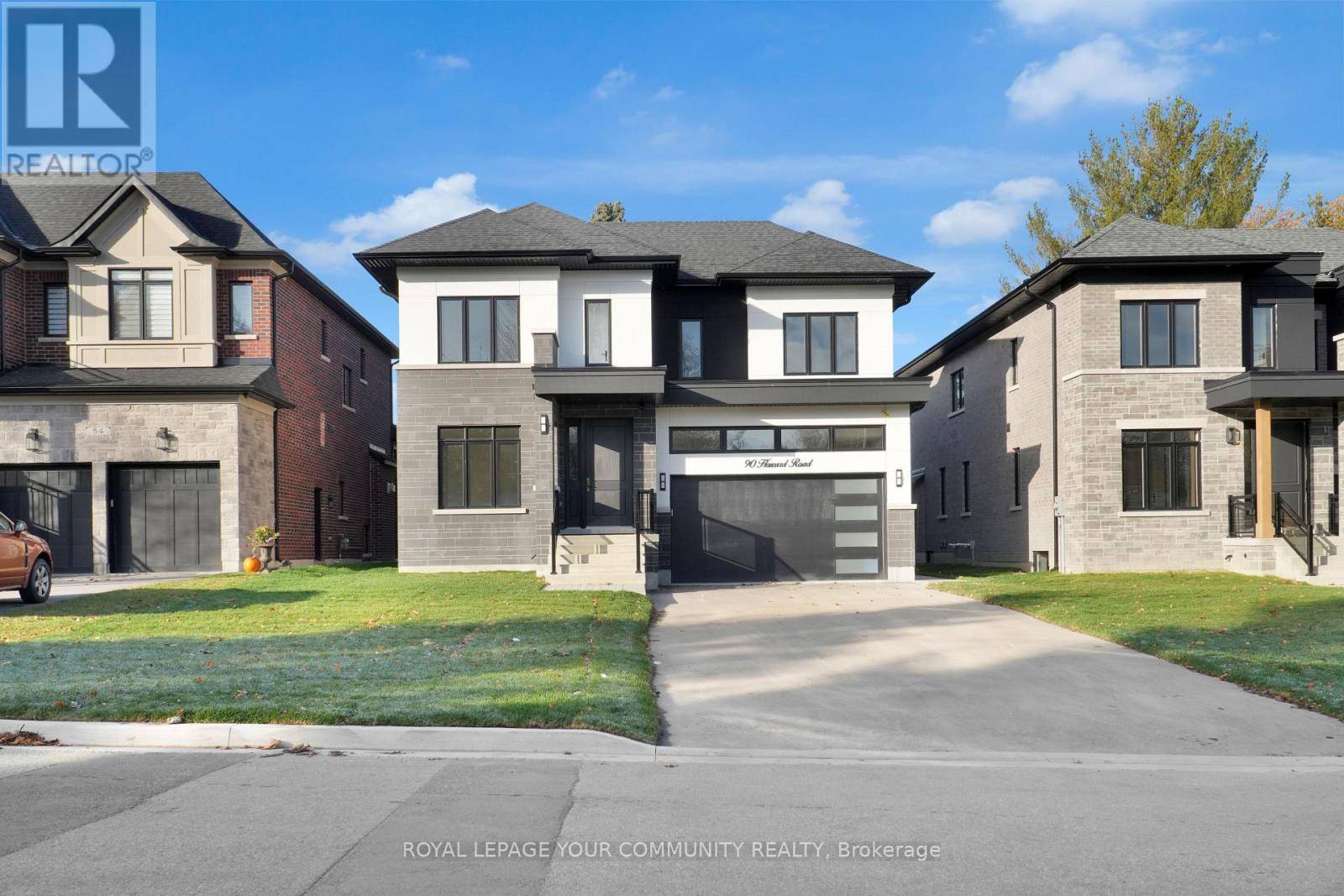 Newmarket (huron Heights-leslie Valley), ON L3Y3G7,90 HOWARD ROAD