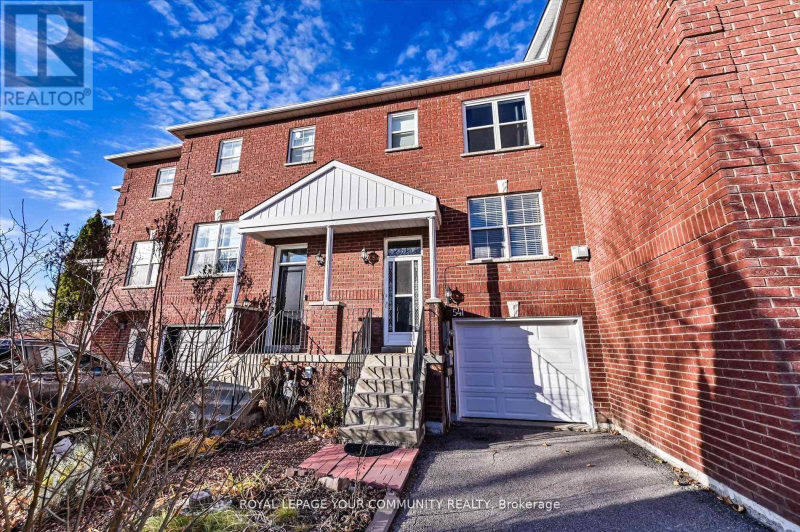 Newmarket (gorham-college Manor), ON L3Y8R5,541 BONDI AVENUE