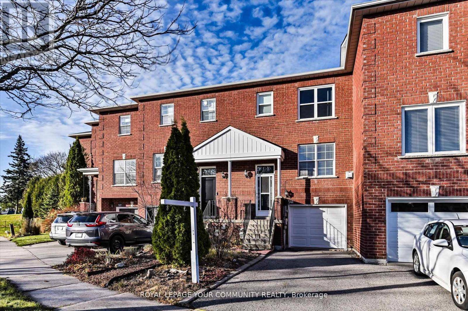 Newmarket (gorham-college Manor), ON L3Y8R5,541 BONDI AVENUE