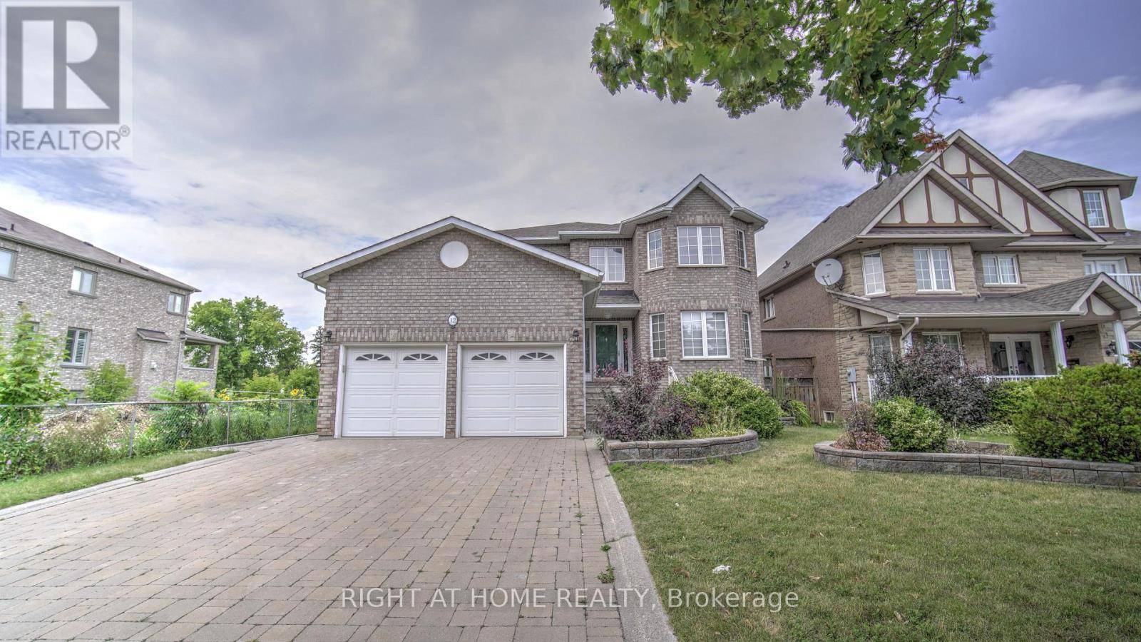 Richmond Hill (north Richvale), ON L4C7G1,12 JOSIE DRIVE N