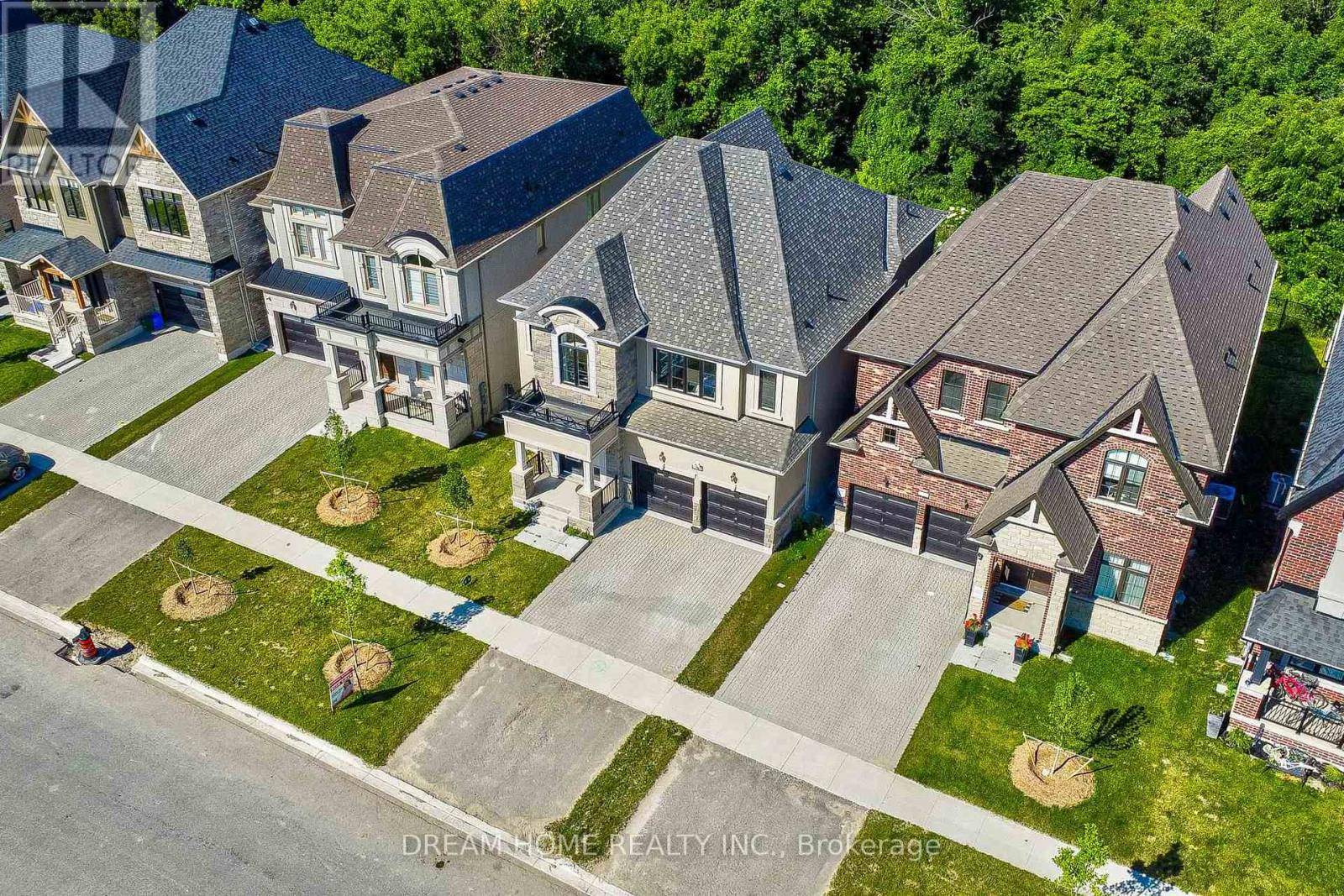 Markham (angus Glen), ON L6C1N6,214 YORKTON BOULEVARD