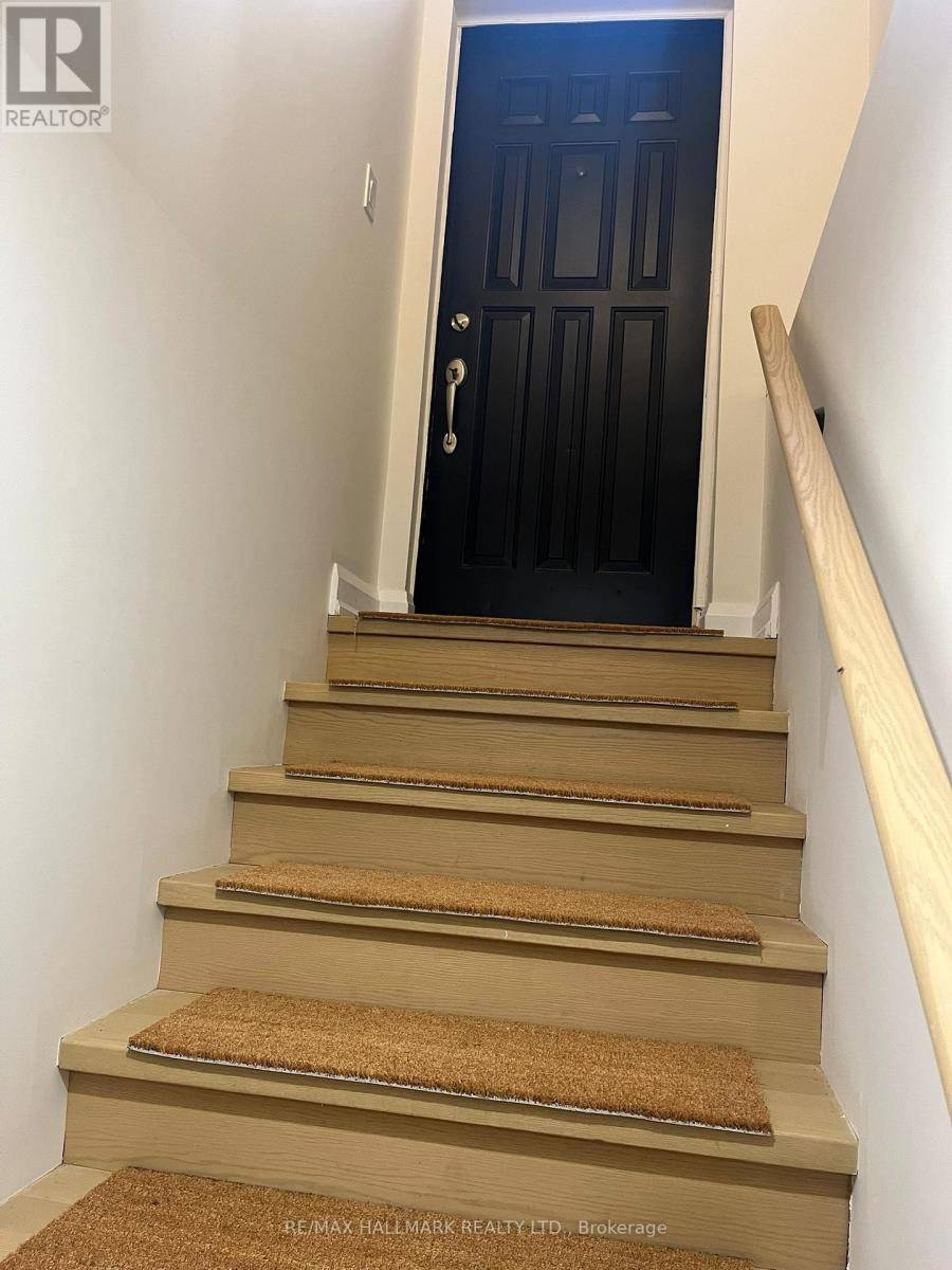 Richmond Hill (mill Pond), ON L4C9P5,30 Gatcombe CIR #Unit A