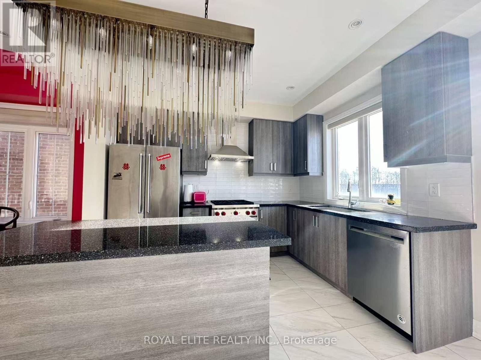 Markham (berczy), ON L6C0Z4,13 THOMAS FOSTER STREET