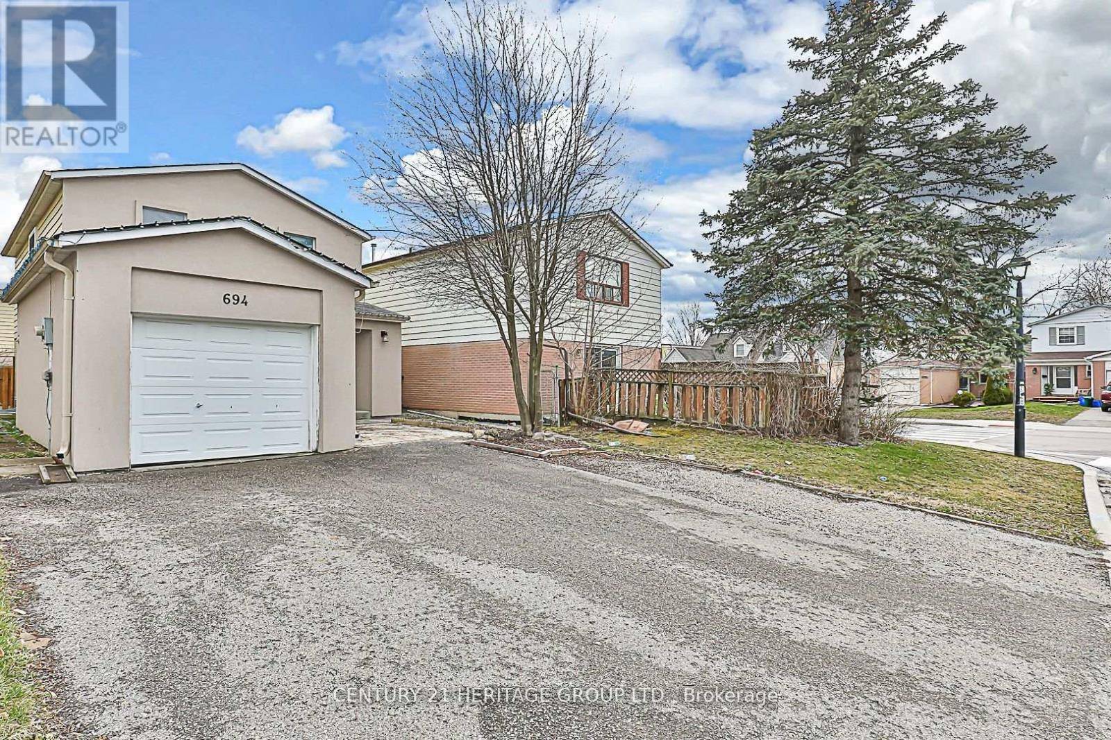 Newmarket (huron Heights-leslie Valley), ON L3Y4Z2,694 BEMAN DRIVE